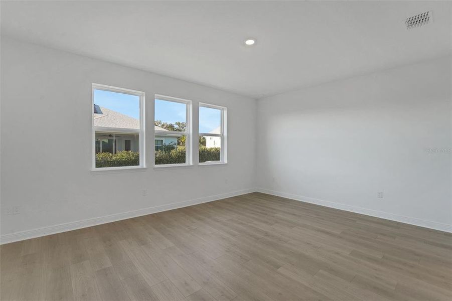 Spacious, unfurnished interior of a new home in Green Key Village, Lady Lake (Image 12). Spacious, unfurnished interior of a new home in Green Key Village, Lady Lake (Image 12).