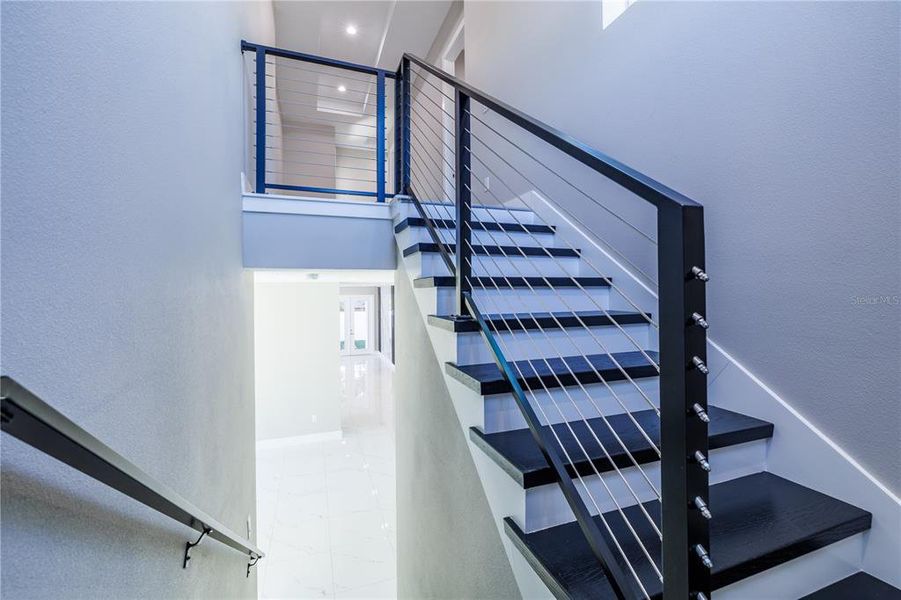 Spacious, unfurnished interior of a new home in , Tampa (Image 35).