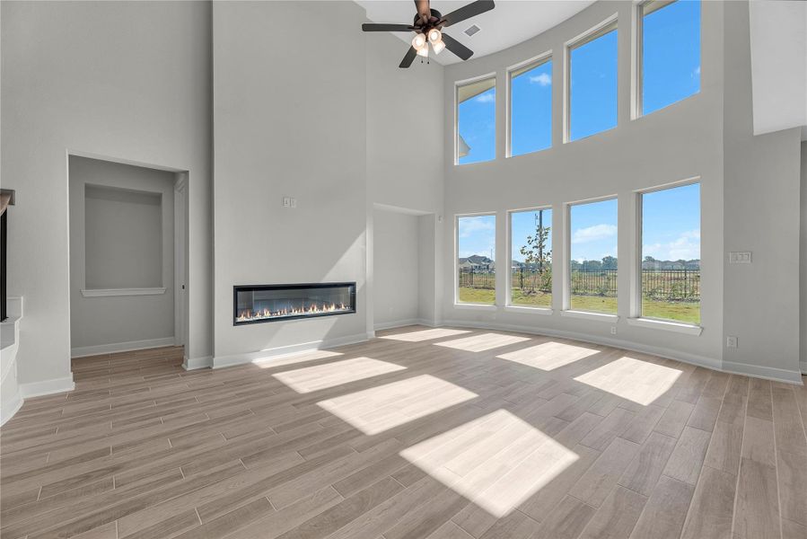 Spacious, unfurnished interior of a new home in Fulshear Lakes - 60', Fulshear (Image 17). Spacious, unfurnished interior of a new home in Fulshear Lakes - 60', Fulshear (Image 17).