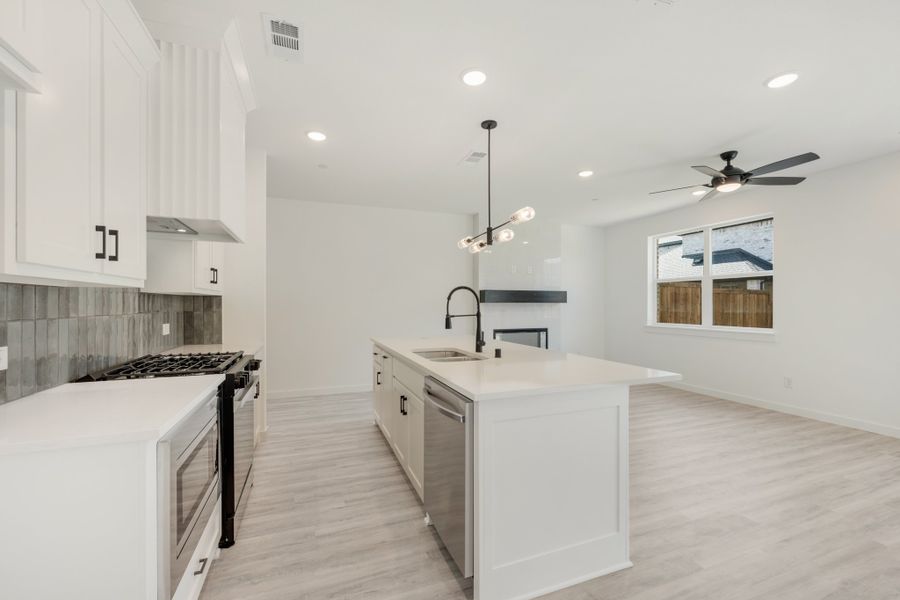 Furnished interior view inside a new home in Woodbridge Townhomes, Wylie (Image 8).