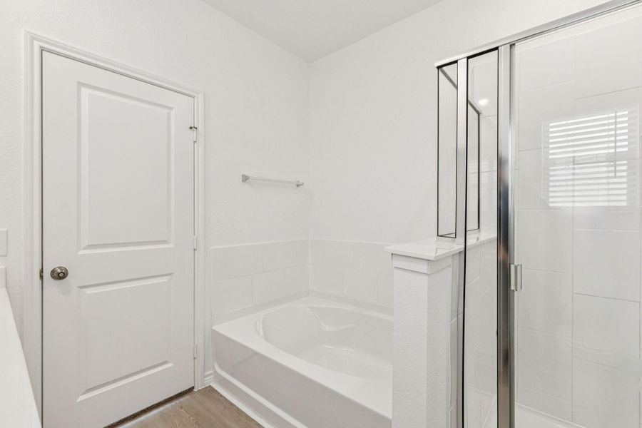 Furnished interior view inside a new home in River Ranch, Dayton (Image 8).