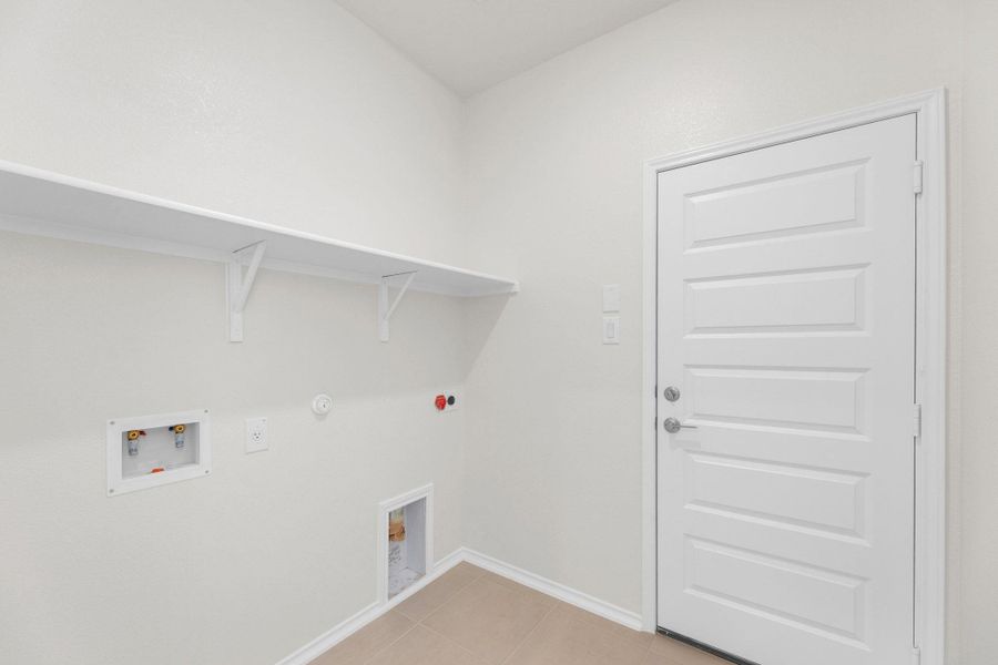 Spacious, unfurnished interior of a new home in Salerno - Classic Collection, Round Rock (Image 34). Spacious, unfurnished interior of a new home in Salerno - Classic Collection, Round Rock (Image 34).