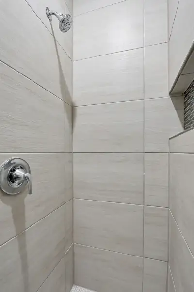 Representative interior finishes for a home built from the Desert Willow by View Homes in Paseo del Este, El Paso (Image 20).