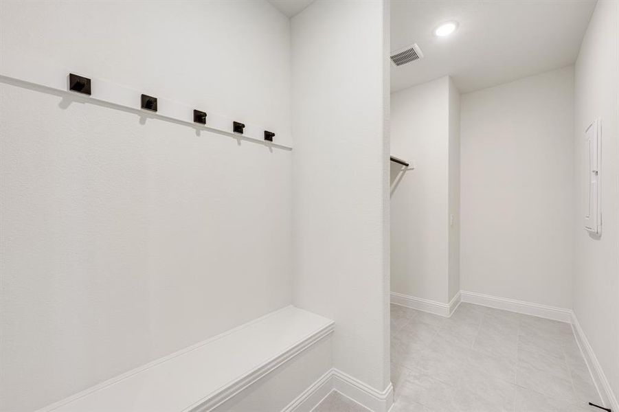 Spacious, unfurnished interior of a new home in Wildflower Ranch 60-65, Fort Worth (Image 19). Spacious, unfurnished interior of a new home in Wildflower Ranch 60-65, Fort Worth (Image 19).