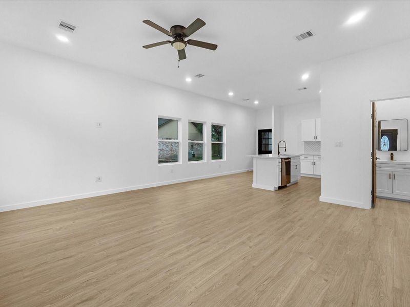 Image 7 of a home in . Image 7 of a home in .