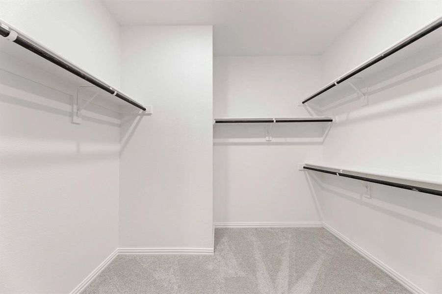 Spacious, unfurnished interior of a new home in Creekview Fossil Ridge, Pilot Point (Image 29).