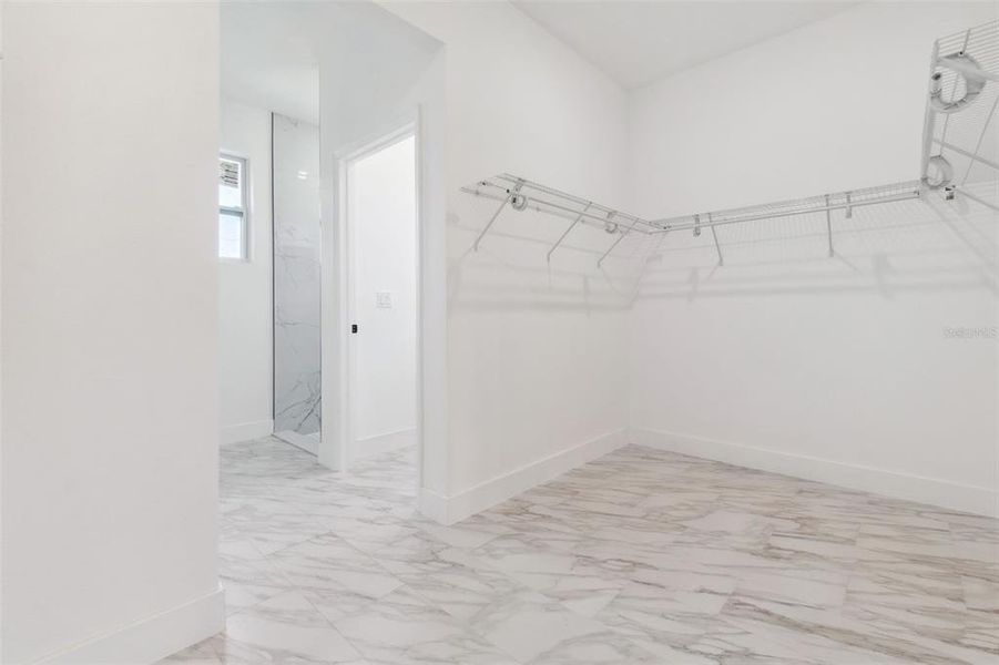 Spacious, unfurnished interior of a new home in , Placida (Image 16).