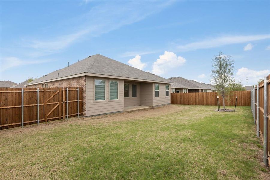 Exterior details and patio area of a home in , McKinney (Image 28).