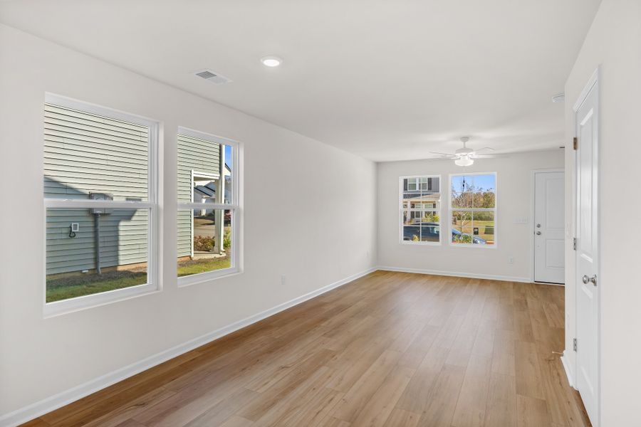 Spacious, unfurnished interior of a new home in Wingate, Inman (Image 17).