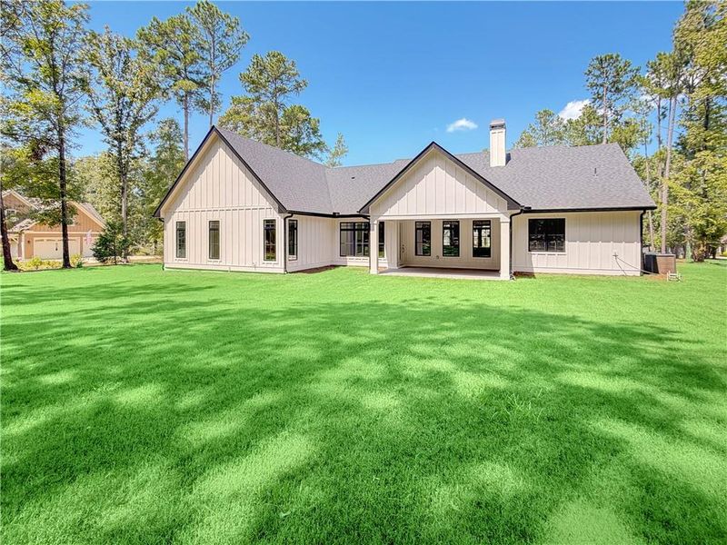 Exterior details and patio area of a home in , Eatonton (Image 4).
