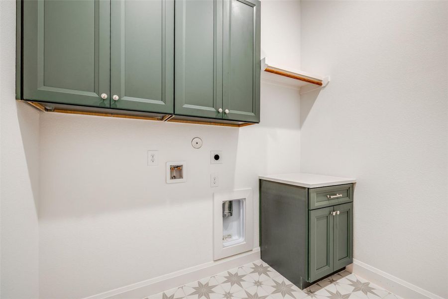 Furnished interior view inside a new home in Arborwood, Waller (Image 17).