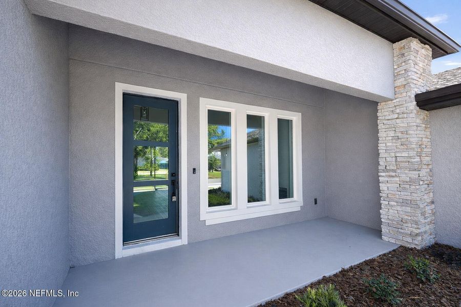 Exterior details and patio area of a home in , Palm Coast (Image 3).