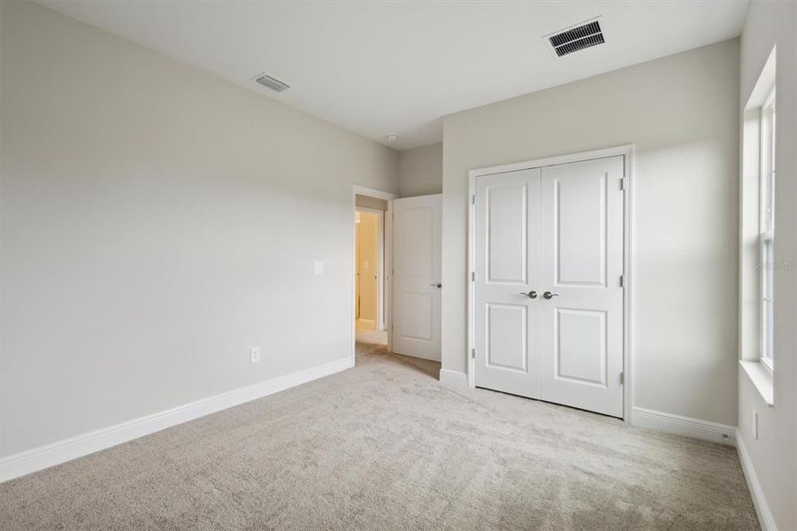 Spacious, unfurnished interior of a new home in Crestwood Estates, Valrico (Image 20).
