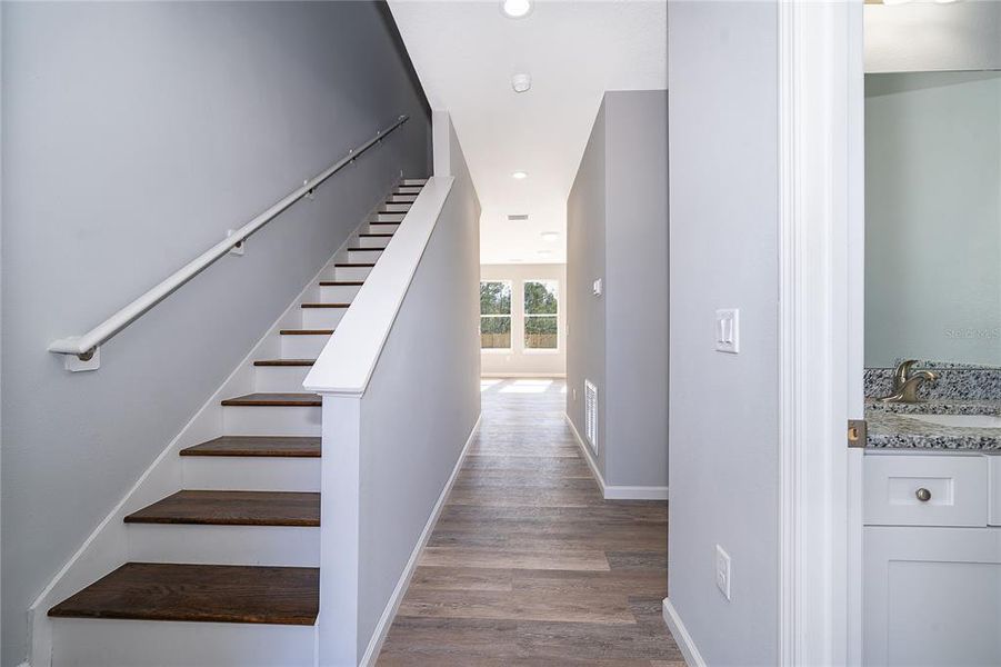 Spacious, unfurnished interior of a new home in , Osteen (Image 13).