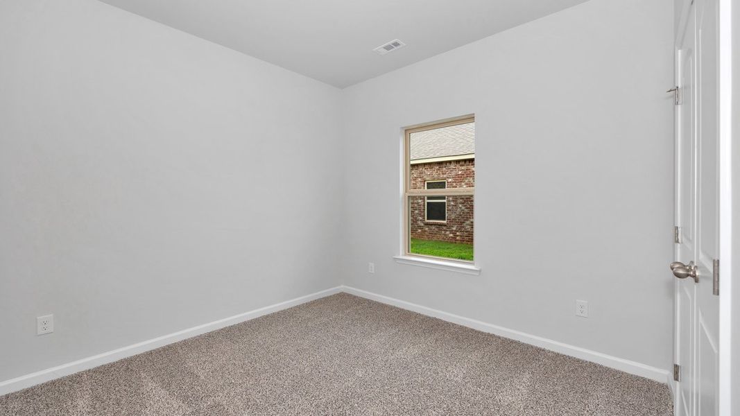 Representative unfurnished interior of a home built from the Kathryn by D.R. Horton in Riverwood Gardens, Oakland (Image 21).