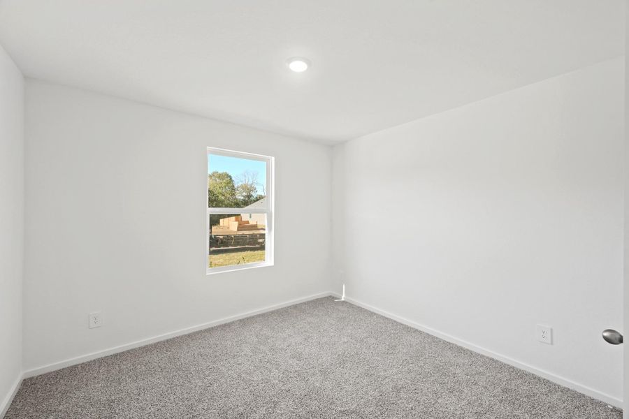 Spacious, unfurnished interior of a new home in Lexington Heights, Willis (Image 9).