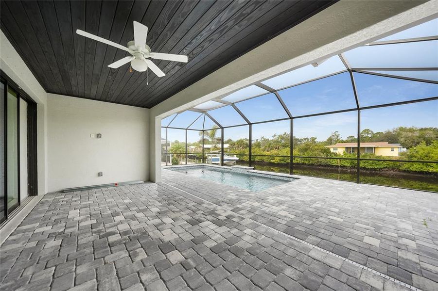 Exterior details and patio area of a home in , Port Charlotte (Image 4).