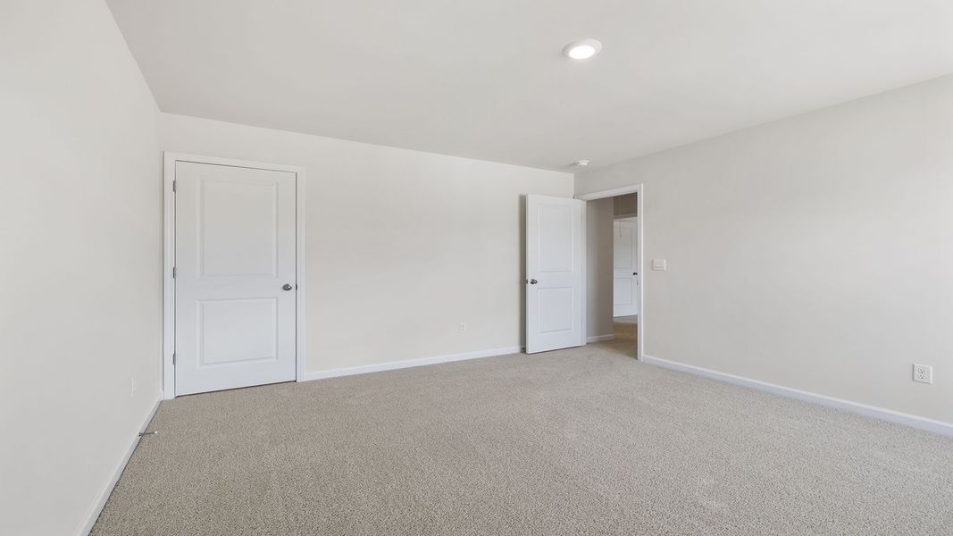 Spacious, unfurnished interior of a new home in Palmetto Valley, Anderson (Image 26).