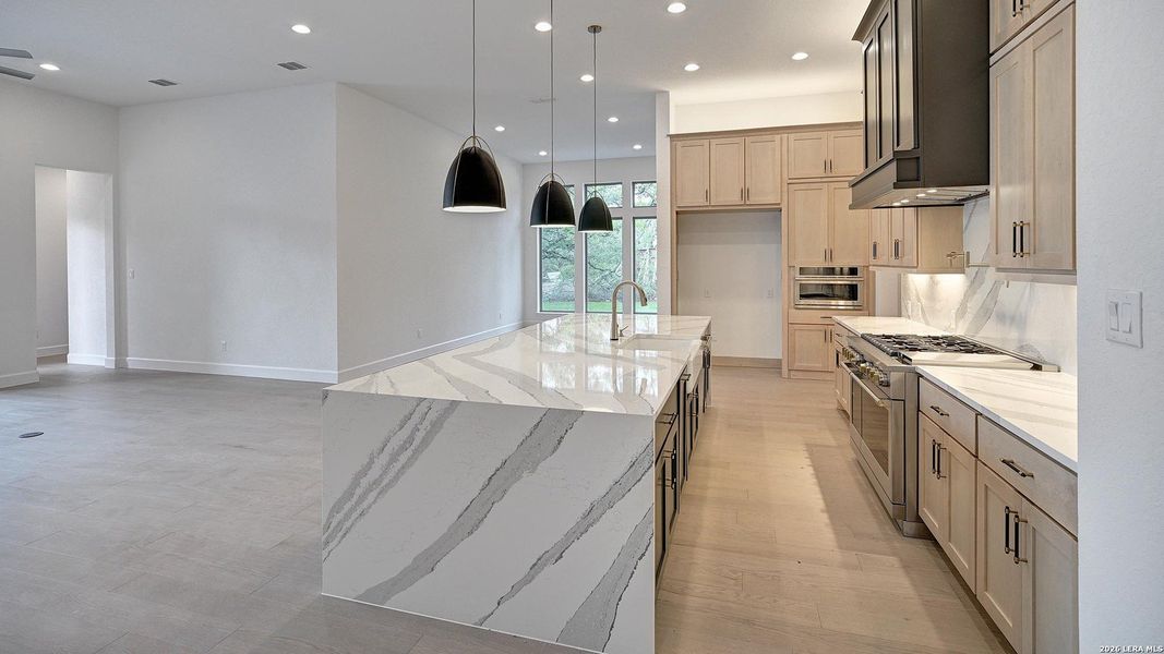 Furnished interior view inside a new home in George's Ranch, Boerne (Image 10).