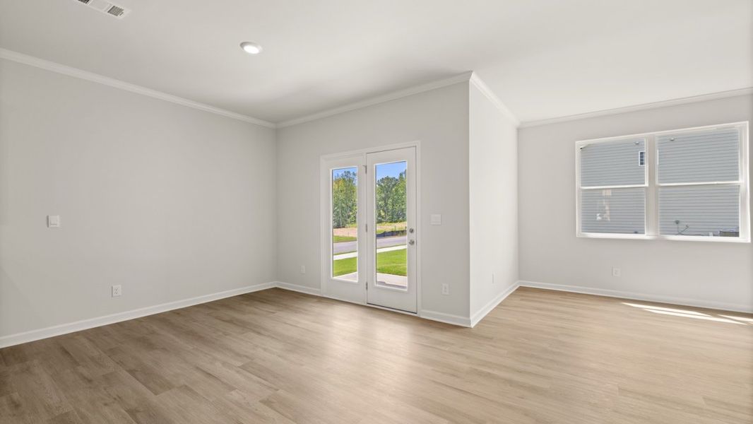 Representative unfurnished interior of a home built from the Cali by D.R. Horton in Sheffield Highlands, Dallas (Image 20).
