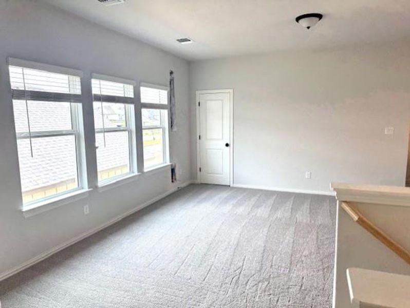 Spacious, unfurnished interior of a new home in Heritage, Dripping Springs (Image 20). Spacious, unfurnished interior of a new home in Heritage, Dripping Springs (Image 20).