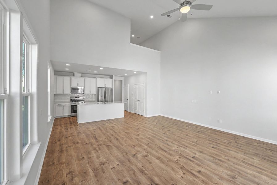 Spacious, unfurnished interior of a new home in , Summerville (Image 22).