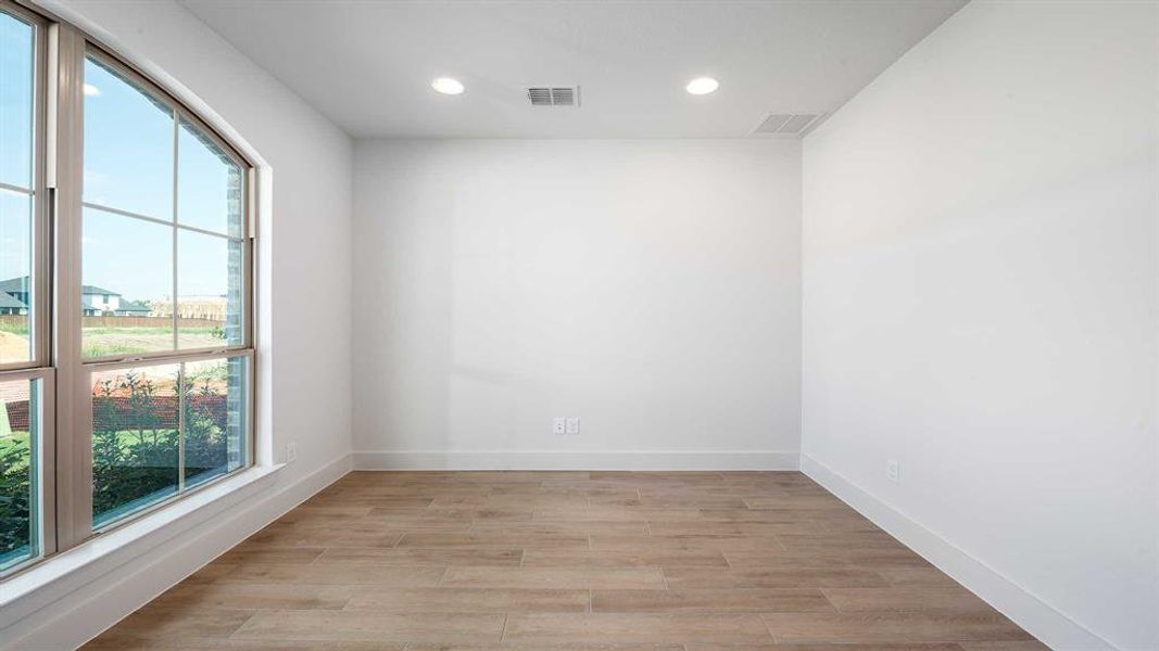 Spacious, unfurnished interior of a new home in Trinity Falls 60', McKinney (Image 14). Spacious, unfurnished interior of a new home in Trinity Falls 60', McKinney (Image 14).