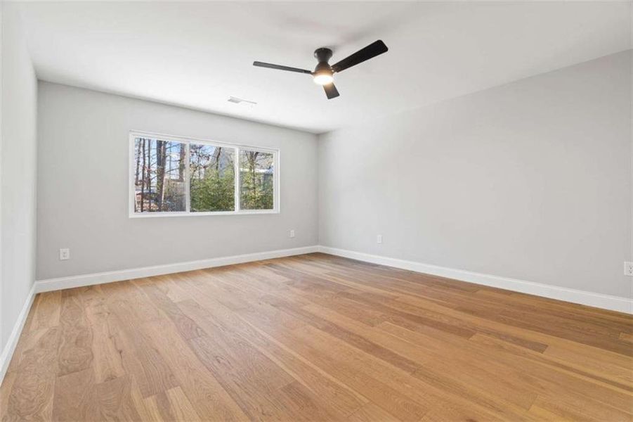 Spacious, unfurnished interior of a new home in , Gainesville (Image 39).