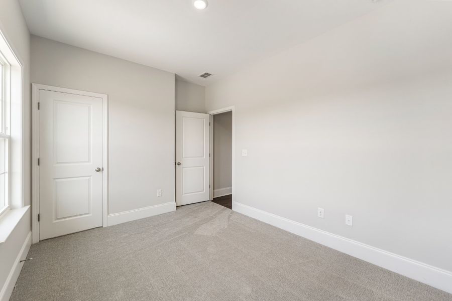 Spacious, unfurnished interior of a new home in Lakeside Saluda, Greenville (Image 33). Spacious, unfurnished interior of a new home in Lakeside Saluda, Greenville (Image 33).