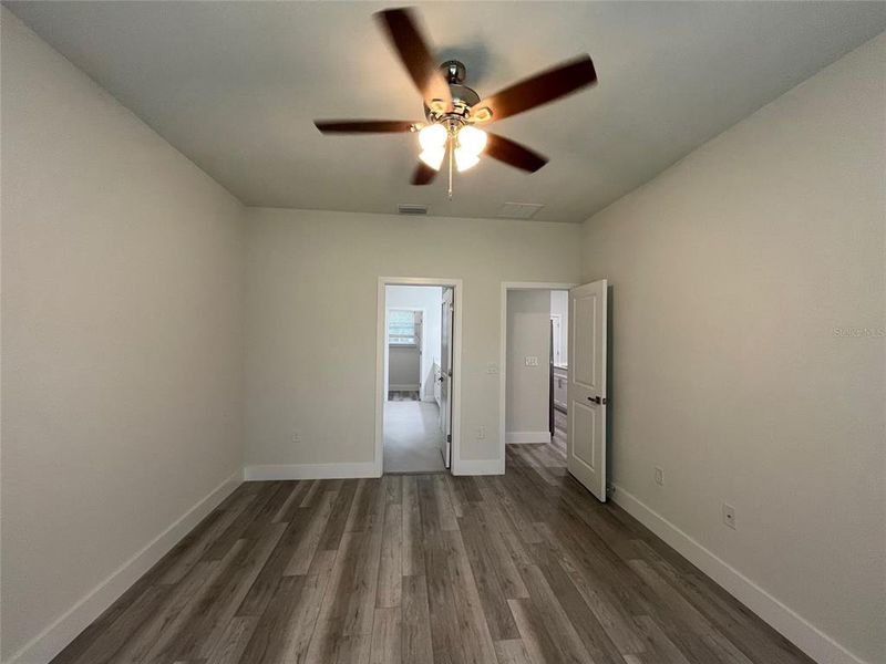 Spacious, unfurnished interior of a new home in , Citrus Springs (Image 11).