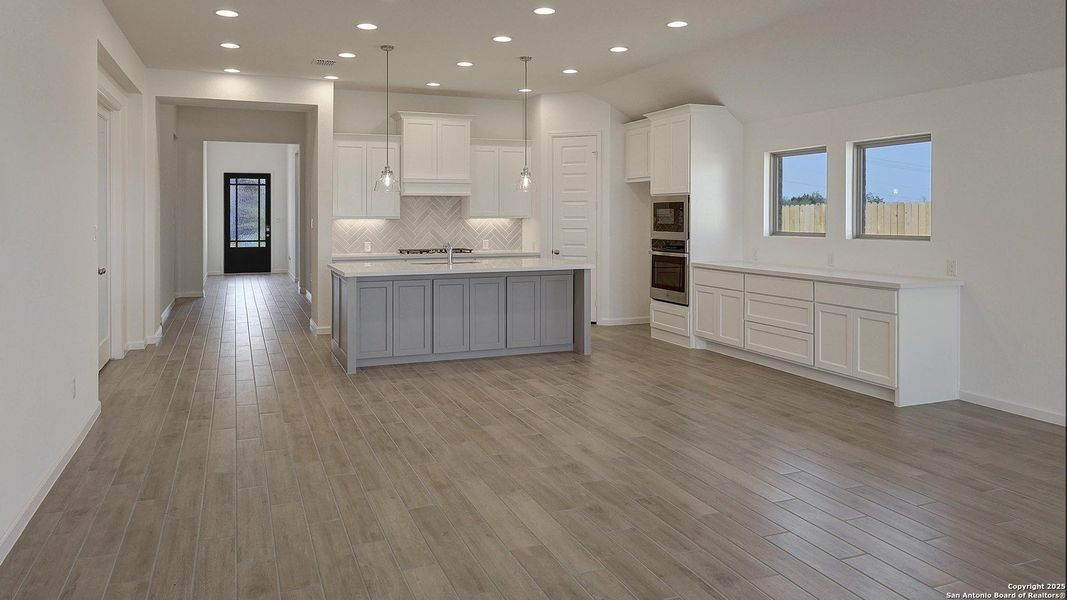 Spacious, unfurnished interior of a new home in Arcadia Ridge 50', San Antonio (Image 29). Spacious, unfurnished interior of a new home in Arcadia Ridge 50', San Antonio (Image 29).