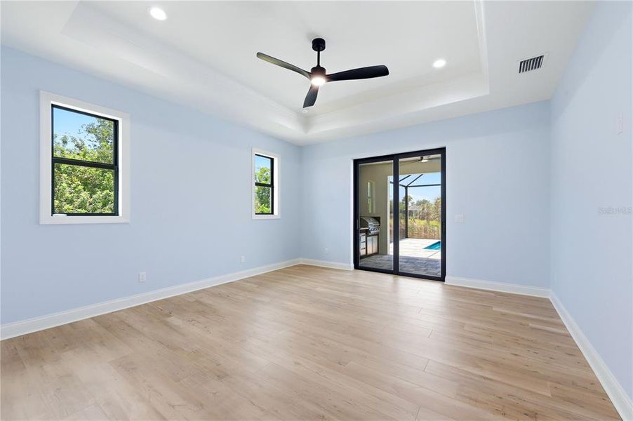 Spacious, unfurnished interior of a new home in , Port Charlotte (Image 16).