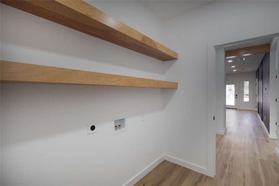 Spacious, unfurnished interior of a new home in , Mabank (Image 21).