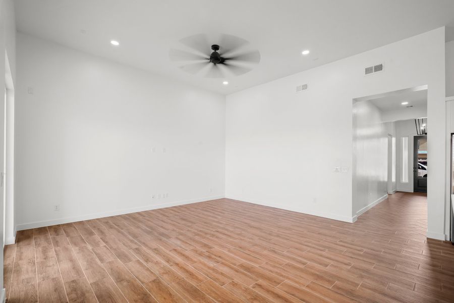 Spacious, unfurnished interior of a new home in Emerald Estates, El Paso (Image 29). Spacious, unfurnished interior of a new home in Emerald Estates, El Paso (Image 29).