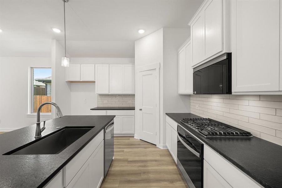 1321 Rothland- Kitchen-3
