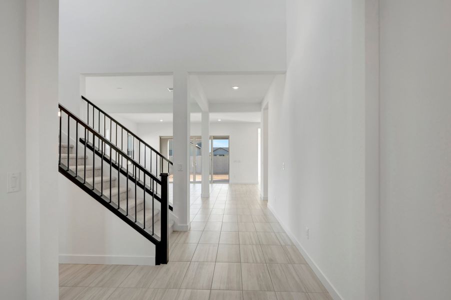 Spacious, unfurnished interior of a new home in Soleo, San Tan Valley (Image 21).