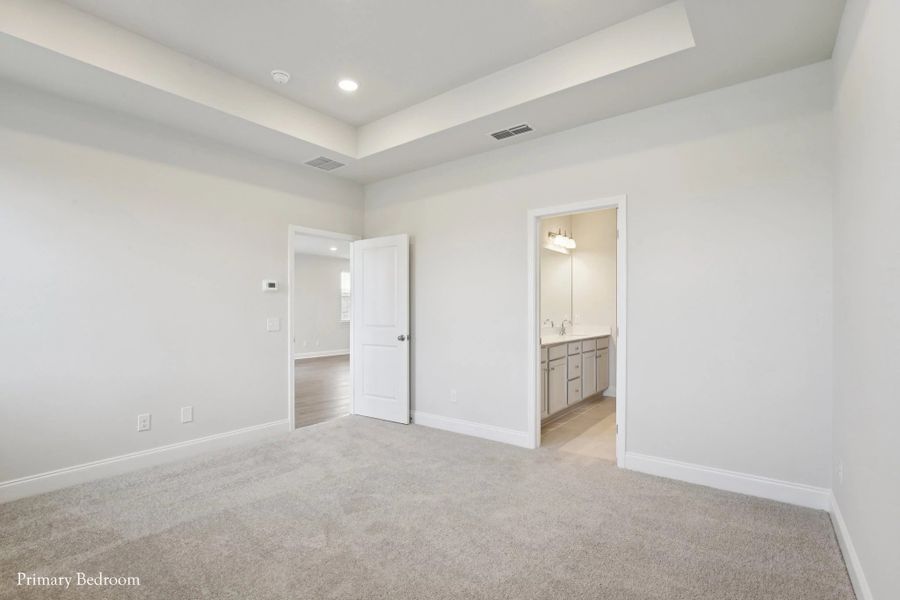 Spacious, unfurnished interior of a new home in Cades Bluff, Lebanon (Image 20).