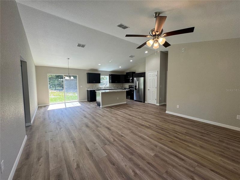 Spacious, unfurnished interior of a new home in , Dunnellon (Image 12).