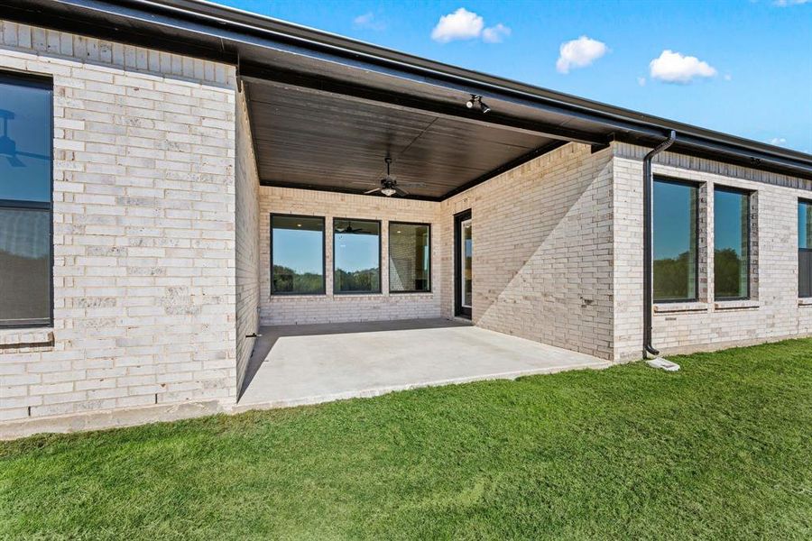 Exterior details and patio area of a home in Rolling Creek Ranch, Aledo (Image 3). Exterior details and patio area of a home in Rolling Creek Ranch, Aledo (Image 3).