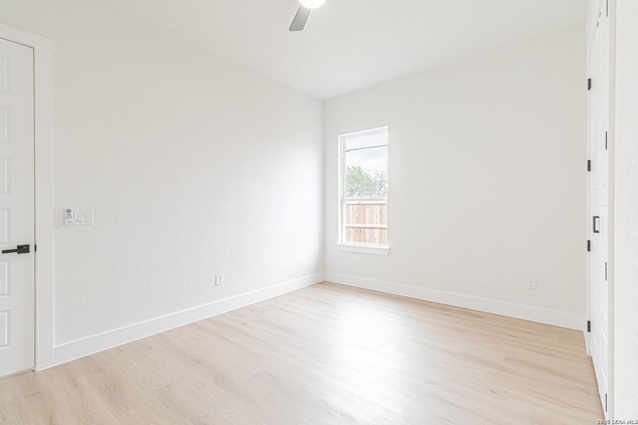 Spacious, unfurnished interior of a new home in , San Antonio (Image 28).