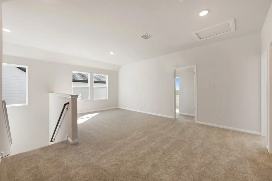 Spacious, unfurnished interior of a new home in Patterson Ranch, Georgetown (Image 20).