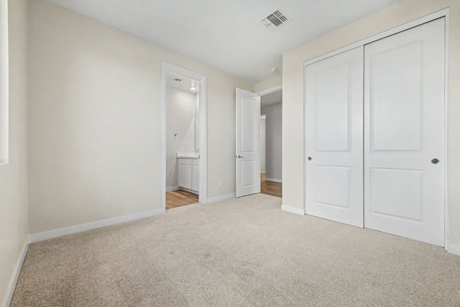 Spacious, unfurnished interior of a new home in Citrus Park, Goodyear (Image 11).
