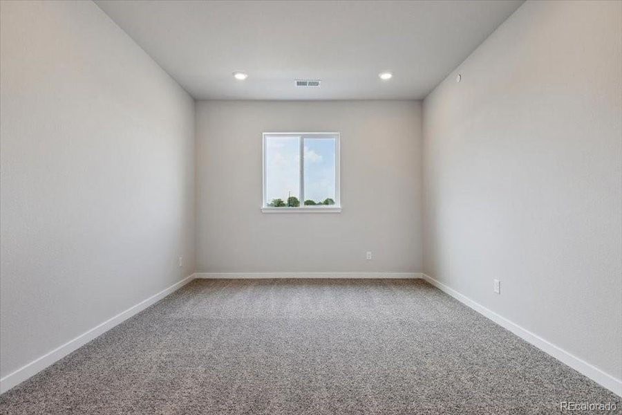 Spacious, unfurnished interior of a new home in Prestige Collection at Parkdale Commons, Erie (Image 20). Spacious, unfurnished interior of a new home in Prestige Collection at Parkdale Commons, Erie (Image 20).