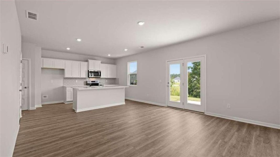 Spacious, unfurnished interior of a new home in Poplar Preserve, Newnan (Image 22).