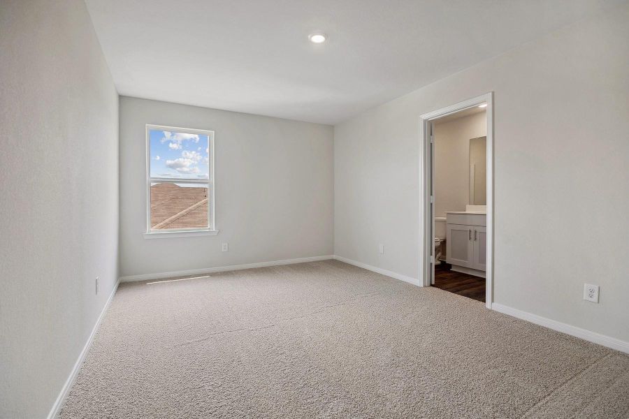 Spacious, unfurnished interior of a new home in Pinewood Trails, Cleveland (Image 20). Spacious, unfurnished interior of a new home in Pinewood Trails, Cleveland (Image 20).