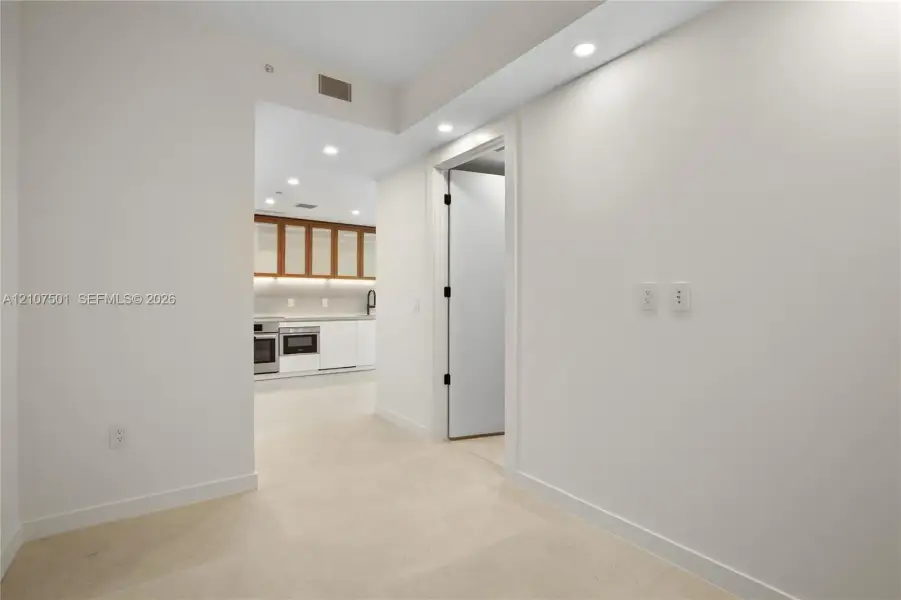 Spacious, unfurnished interior of a new home in , Miami (Image 30).