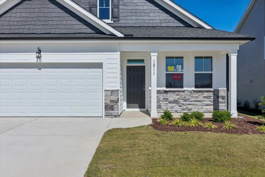 Exterior details and patio area of a home in Tillery Park, Grovetown (Image 3).