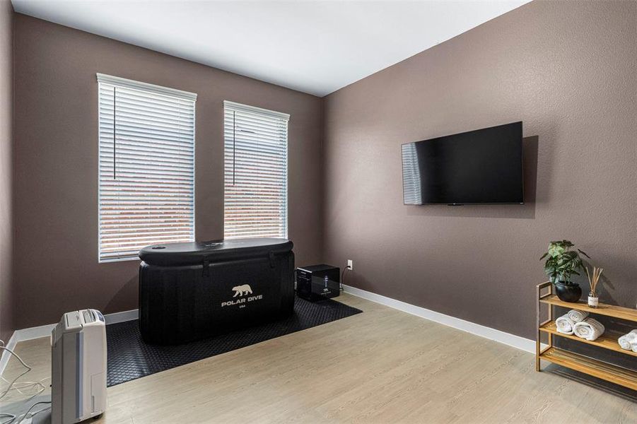 Bonus space, can be used as an offic, media room, play room, gym and more! Bonus space, can be used as an offic, media room, play room, gym and more!