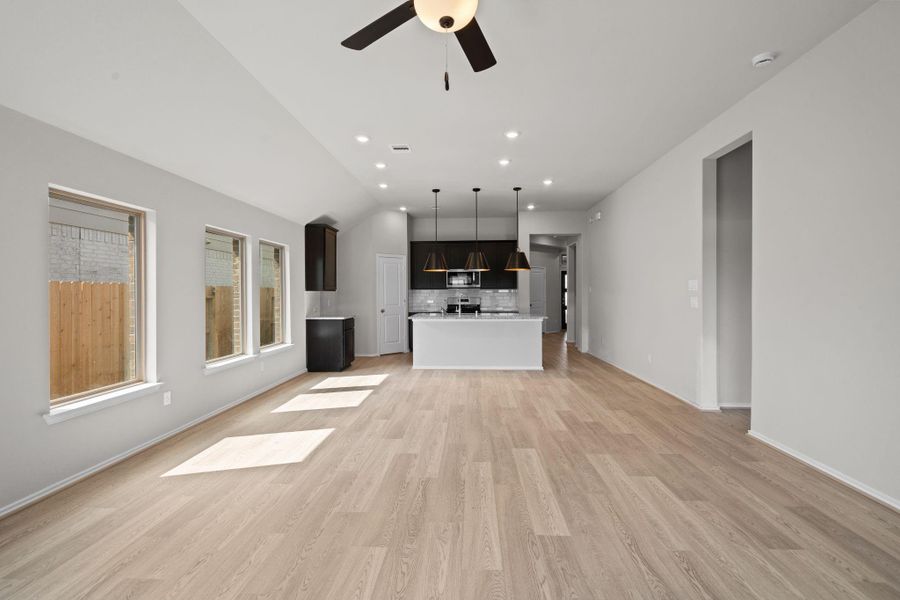 Spacious, unfurnished interior of a new home in Escondido, Magnolia (Image 24).