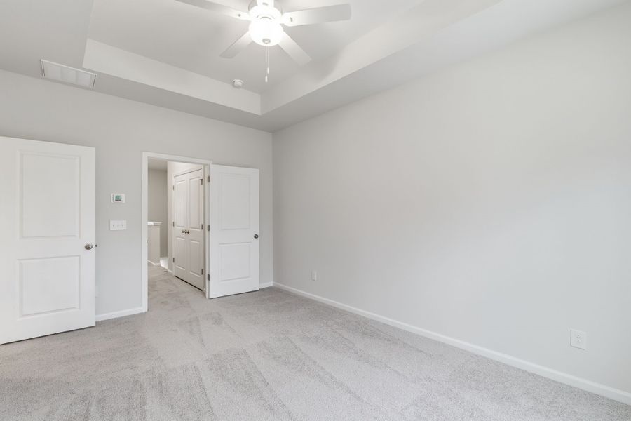 Spacious, unfurnished interior of a new home in Lakeview Village, Charlotte (Image 24).